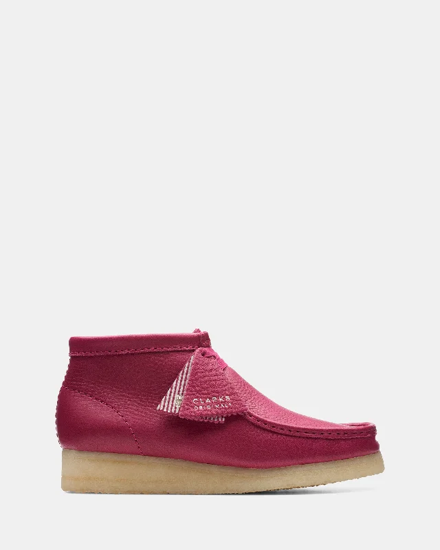 Fashion-Forward Wallabee Boot. (W) Berry Leather